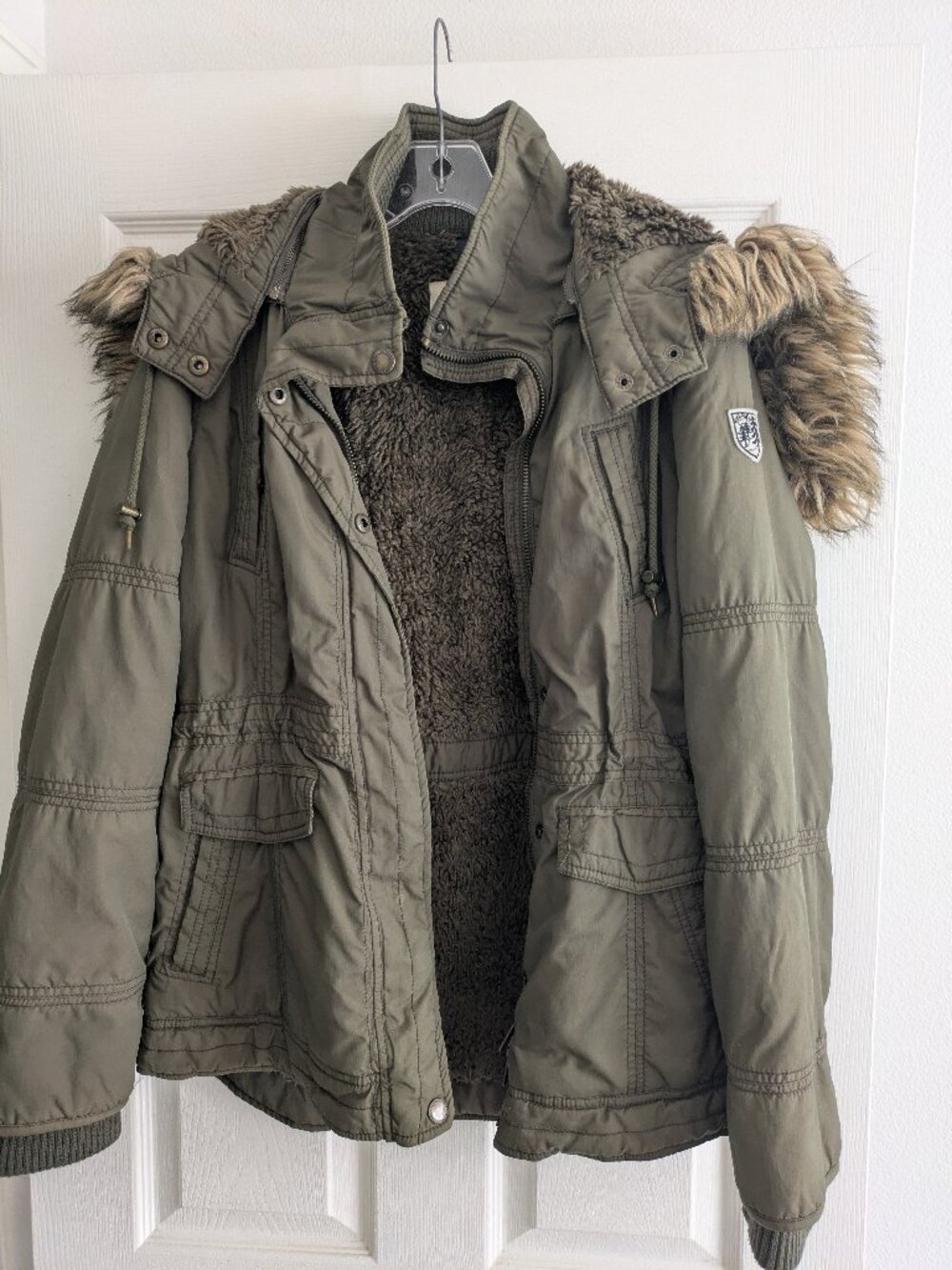 American Eagle Olive Hooded Winter Jacket with Faux Fur - size M/L
